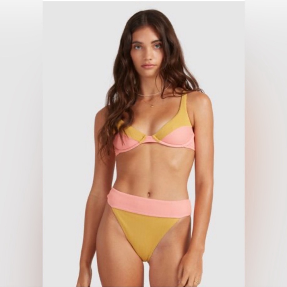 NEW BILLABONG! Hi Life Paneled Swim Top